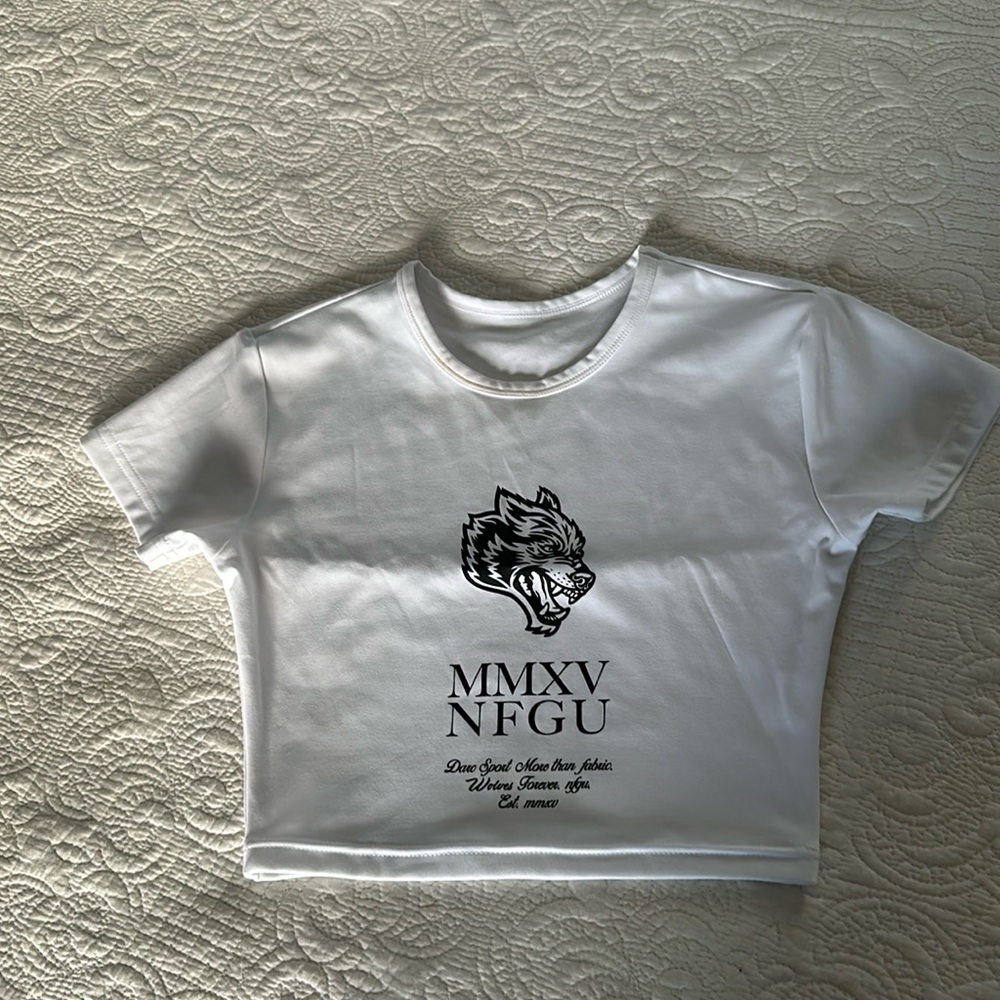 BNWOT Crop Darc Sport